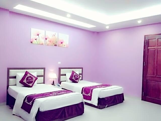 Elly Hotel Hanoi Bagian luar foto